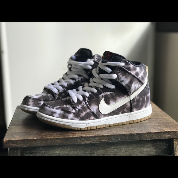Nike Dunk High Premium SB Tie-Dye - Picture 3 of 7